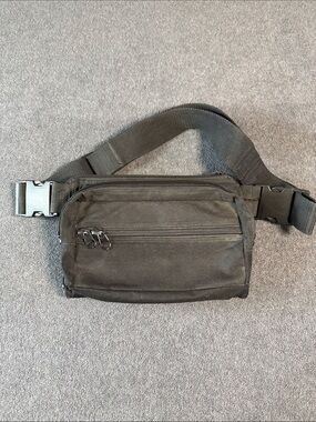 Tommy’s Pack Black Belt Bag with Dual Zip Padded Pockets